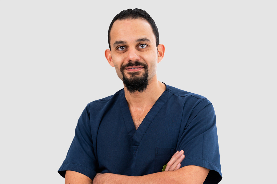 د. مدحت أسامة